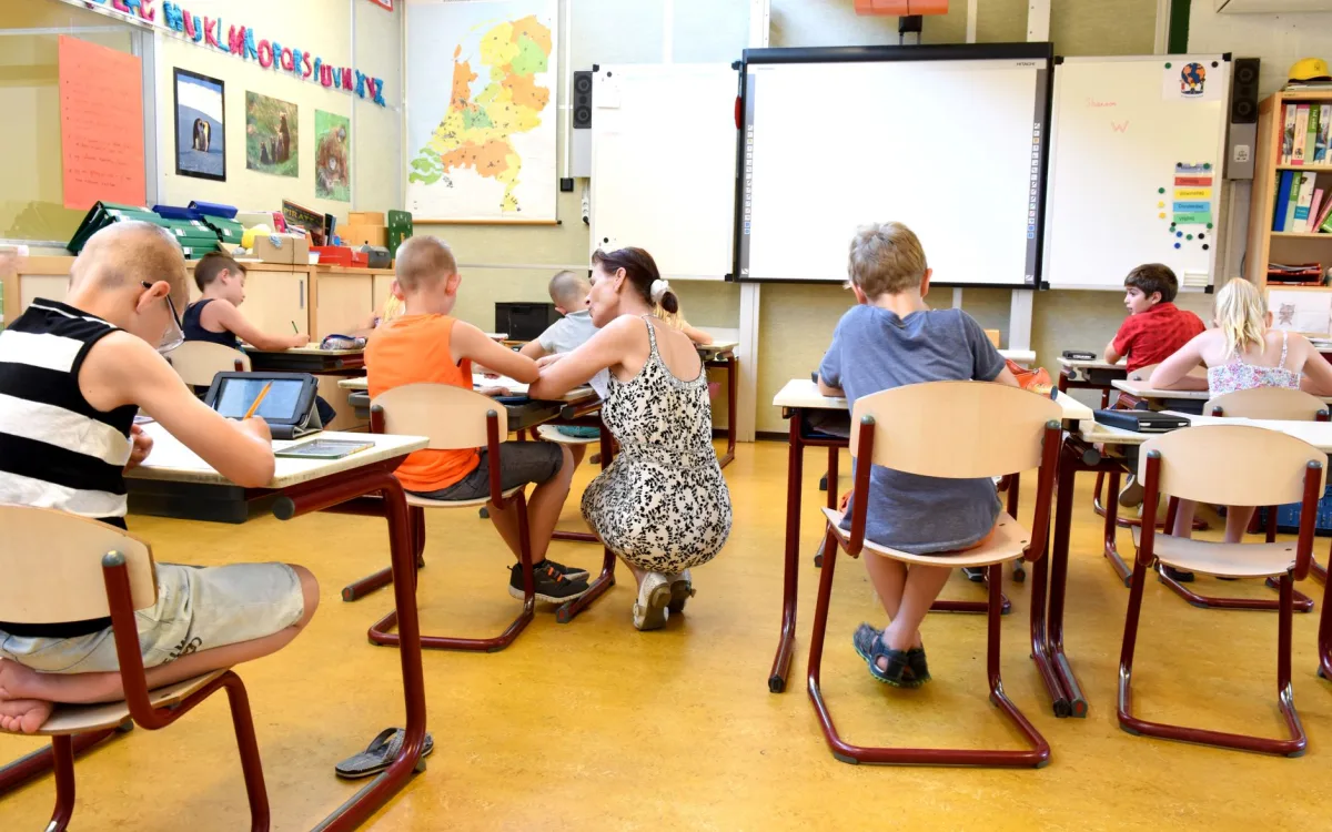 Plecak i przybory szkolne przygotowane na nowy rok